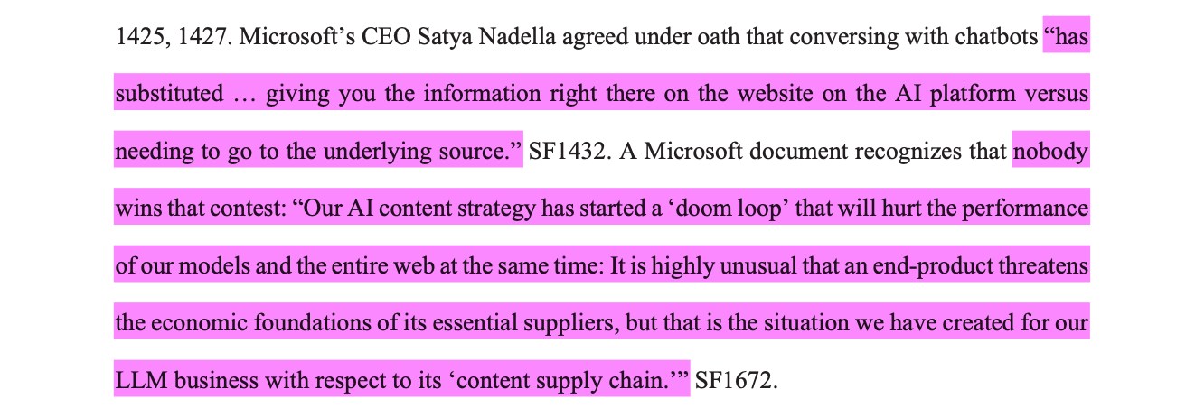 NYT 方简报截图，粉色高亮：Nadella 宣誓证词称与聊天机器人对话已替代去看原始来源；微软文档原句 Our AI content strategy has started a doom loop that will hurt the performance of our models and the entire web at the same time，编号 SF1432、SF1672